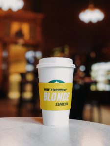 Read more about the article Starbucks goes “Blonde”